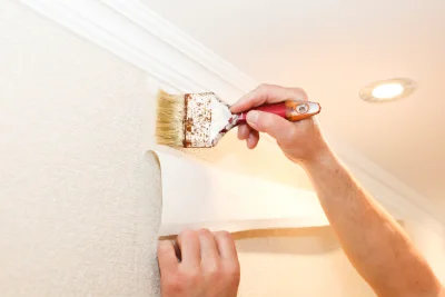 Pose de papier peint à Plabennec — revêtements muraux et toiles de verre